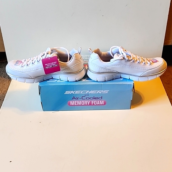 [SOLD]Skechers Elite White and Gray Sparkley Sneakers with Memory Foam - Picture 4 of 11